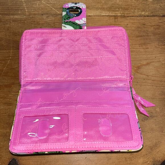 Vera Bradley Priscilla Pink Turn Smartphone Wallet - Picture 5 of 9